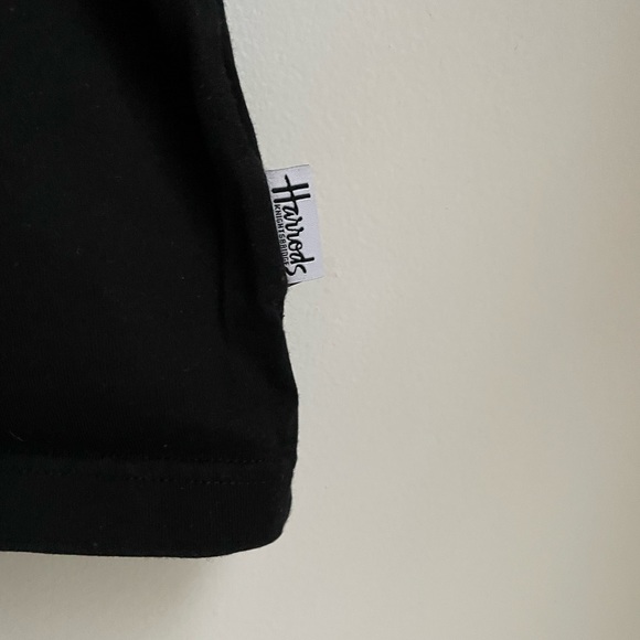 Harrods of Knightsbridge London unisex ADULT RINGER TEE M. England UK Tshirt - Picture 3 of 4